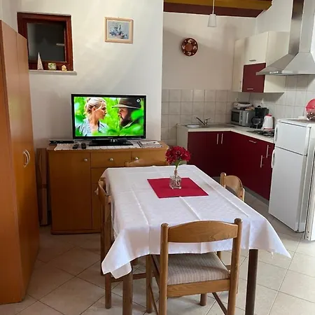 Apartman Leca- Small House *