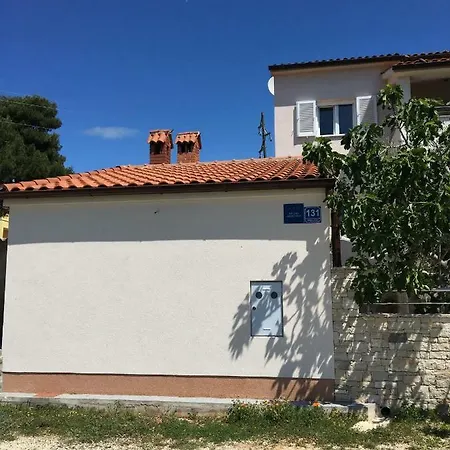 Leca- Small House Apartman Medulin