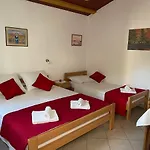 Leca- Small House Apartman