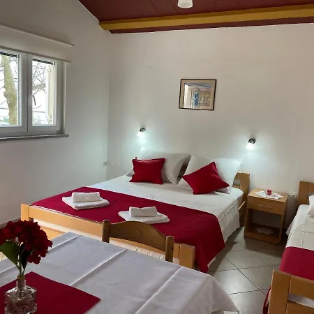 Apartament Leca- Small House *