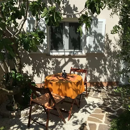 Leca- Small House