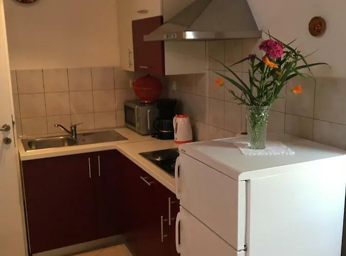 Leca- Small House Apartman *