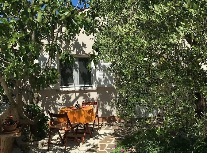 Leca- Small House Apartman Medulin